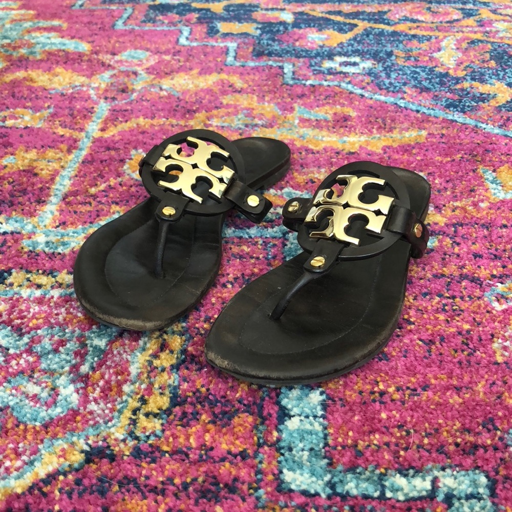 🌟 Tory Burch Gold & Logo Sandal Size 6🌟